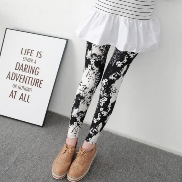 4 black white flower