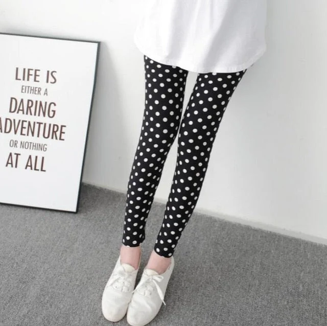 Black white dots