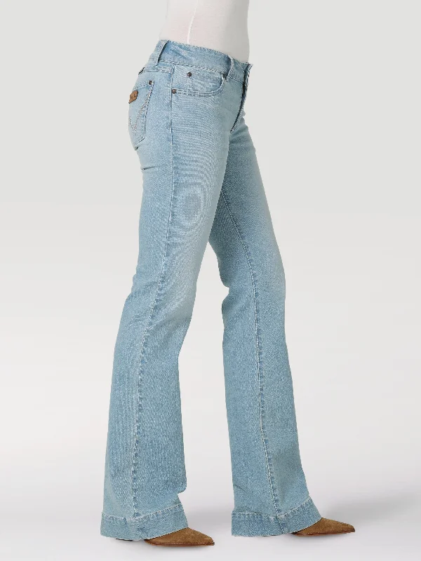 Women's Wrangler Retro Mae Wide Leg Trouser in Light Stonewash Elana Trousers Tapered Slim Fit