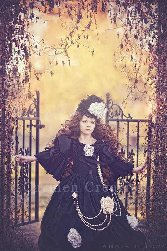 Puritan Style Renassaince Dress